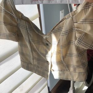 trendy sweetheart neckline button up crop top